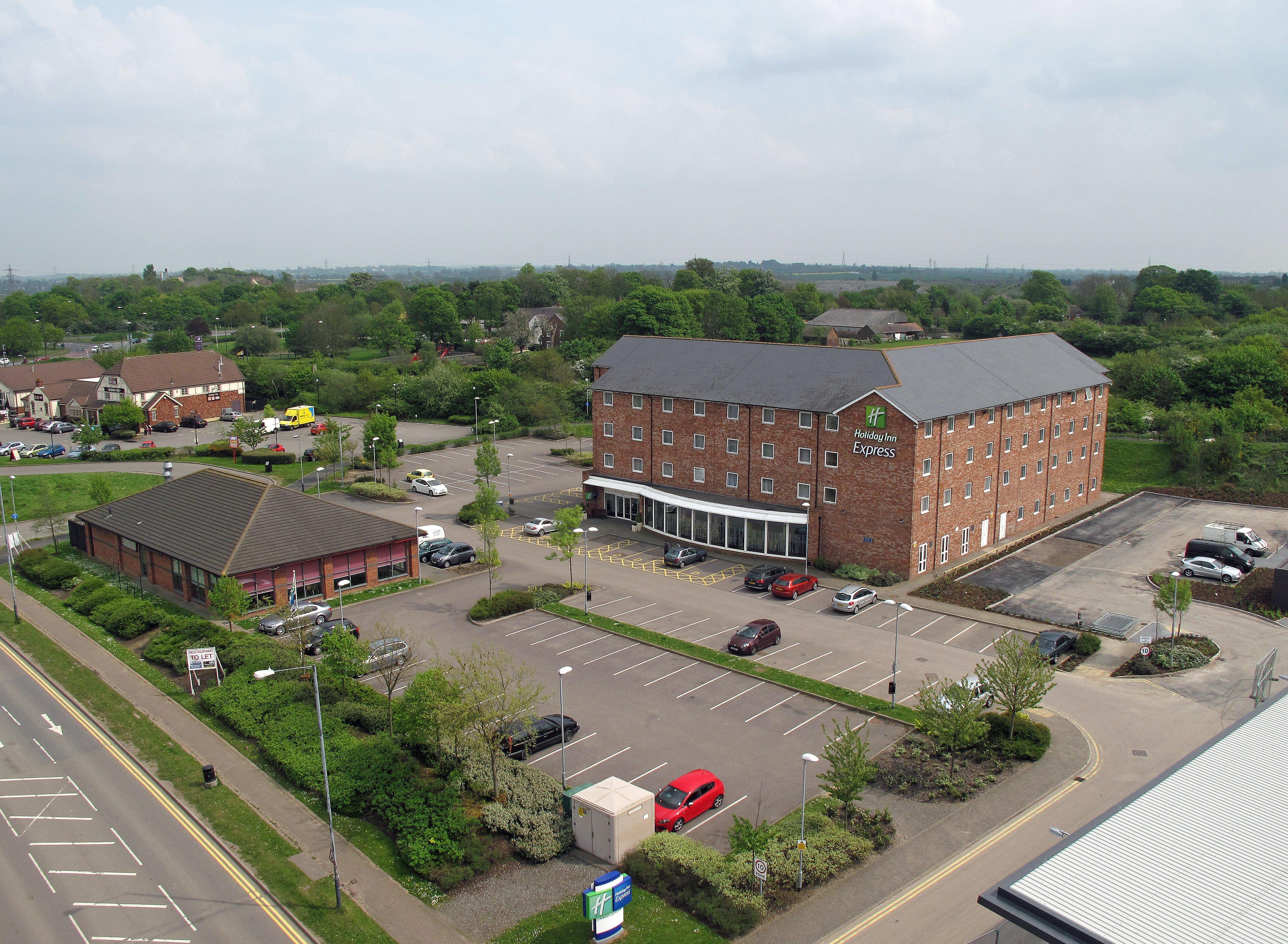 Holiday Inn Express Nuneaton By Ihg Exterior photo