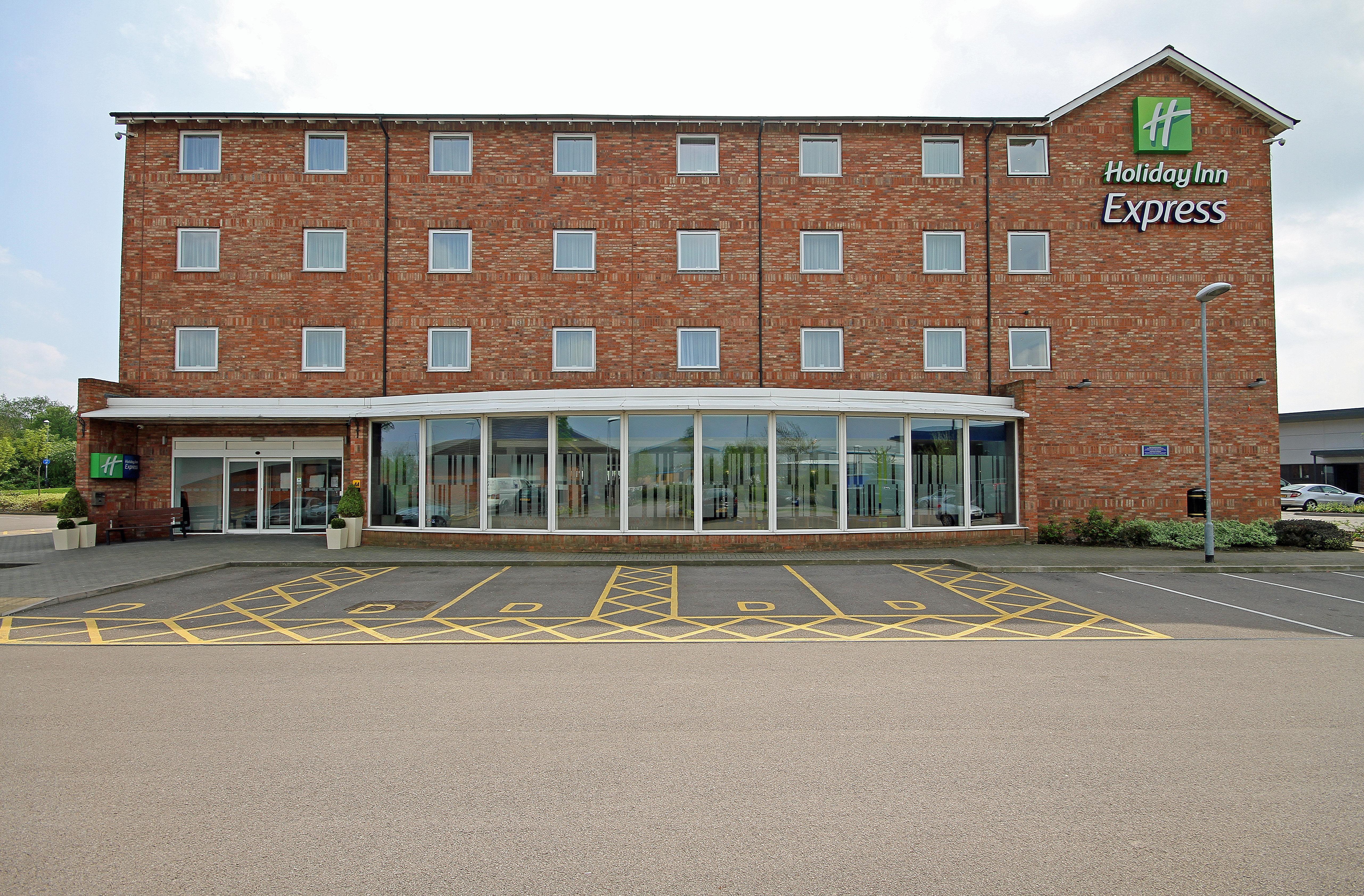 Holiday Inn Express Nuneaton By Ihg Exterior photo