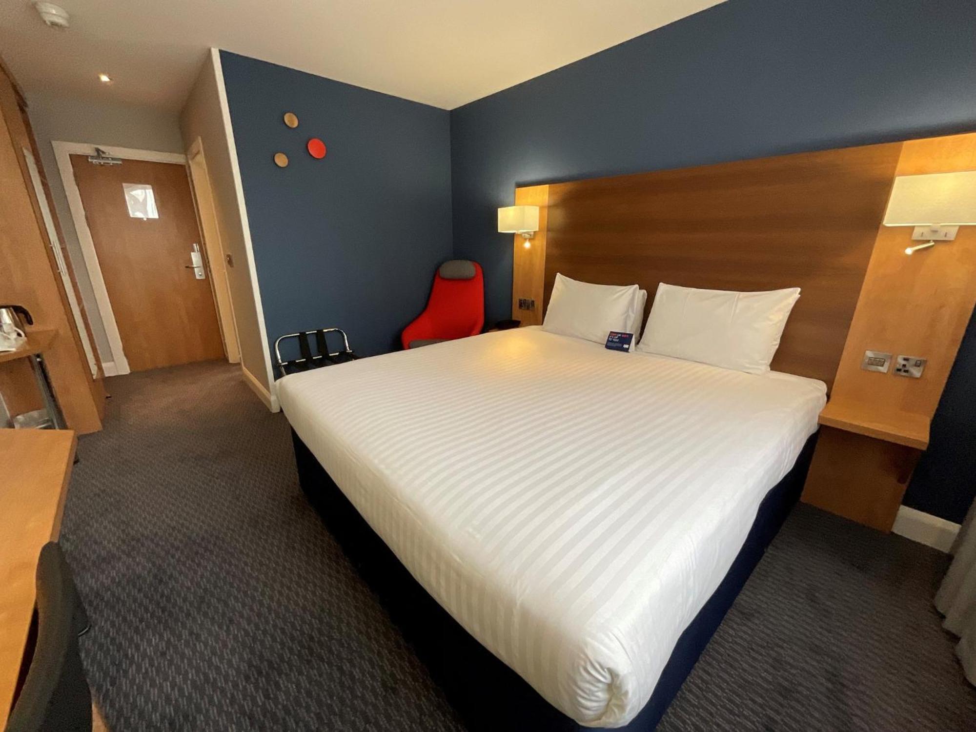 Holiday Inn Express Nuneaton By Ihg Exterior photo