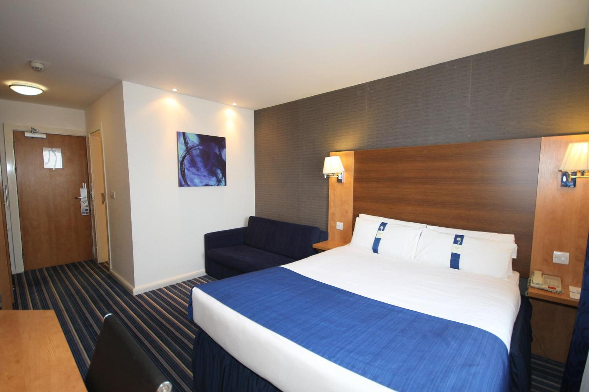 Holiday Inn Express Nuneaton By Ihg Exterior photo