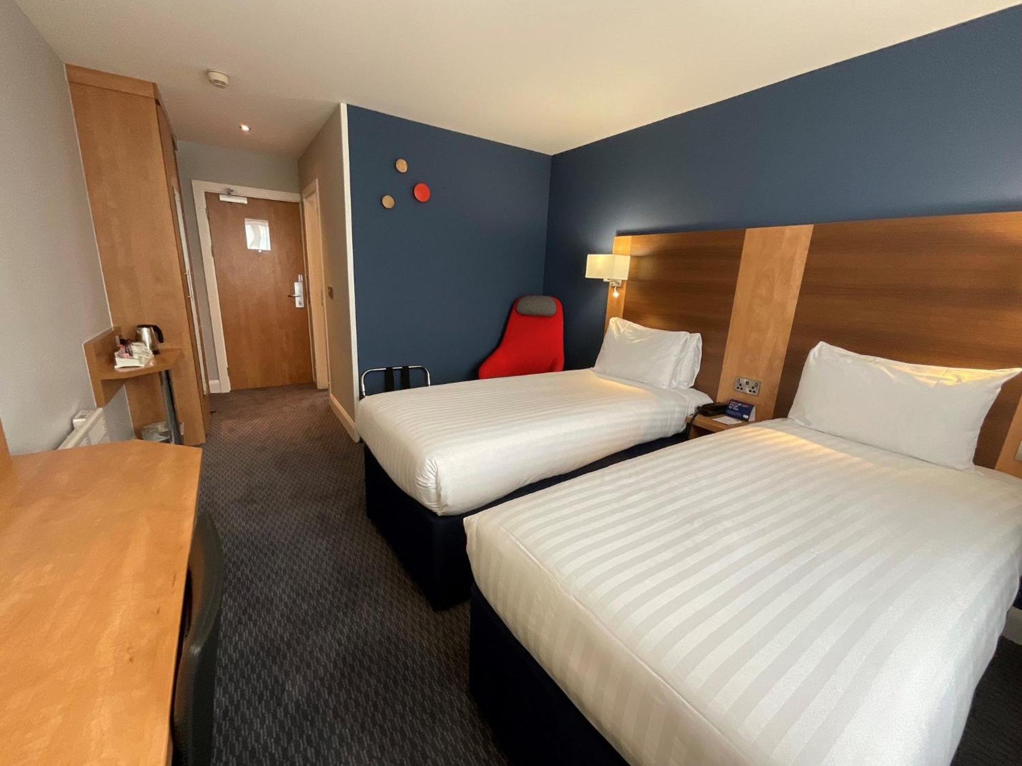Holiday Inn Express Nuneaton By Ihg Exterior photo