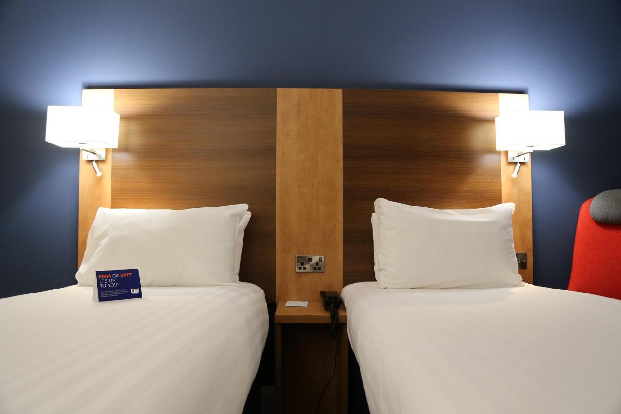 Holiday Inn Express Nuneaton By Ihg Exterior photo