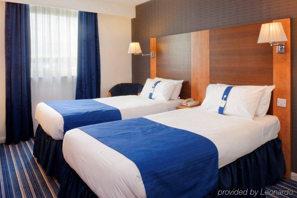Holiday Inn Express Nuneaton By Ihg Room photo