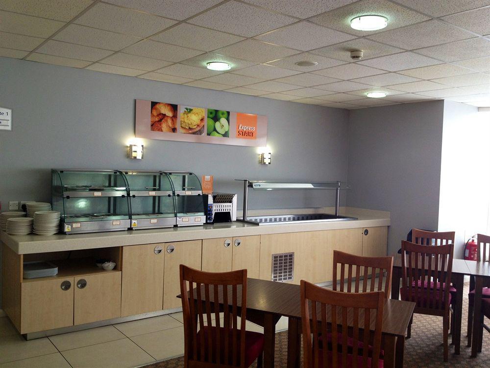 Holiday Inn Express Nuneaton By Ihg Exterior photo